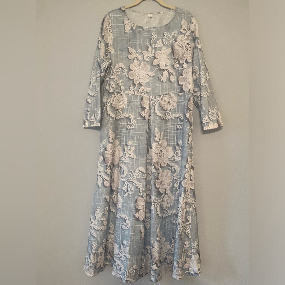 NWOT Pale blue/white floral maxi dress sz S